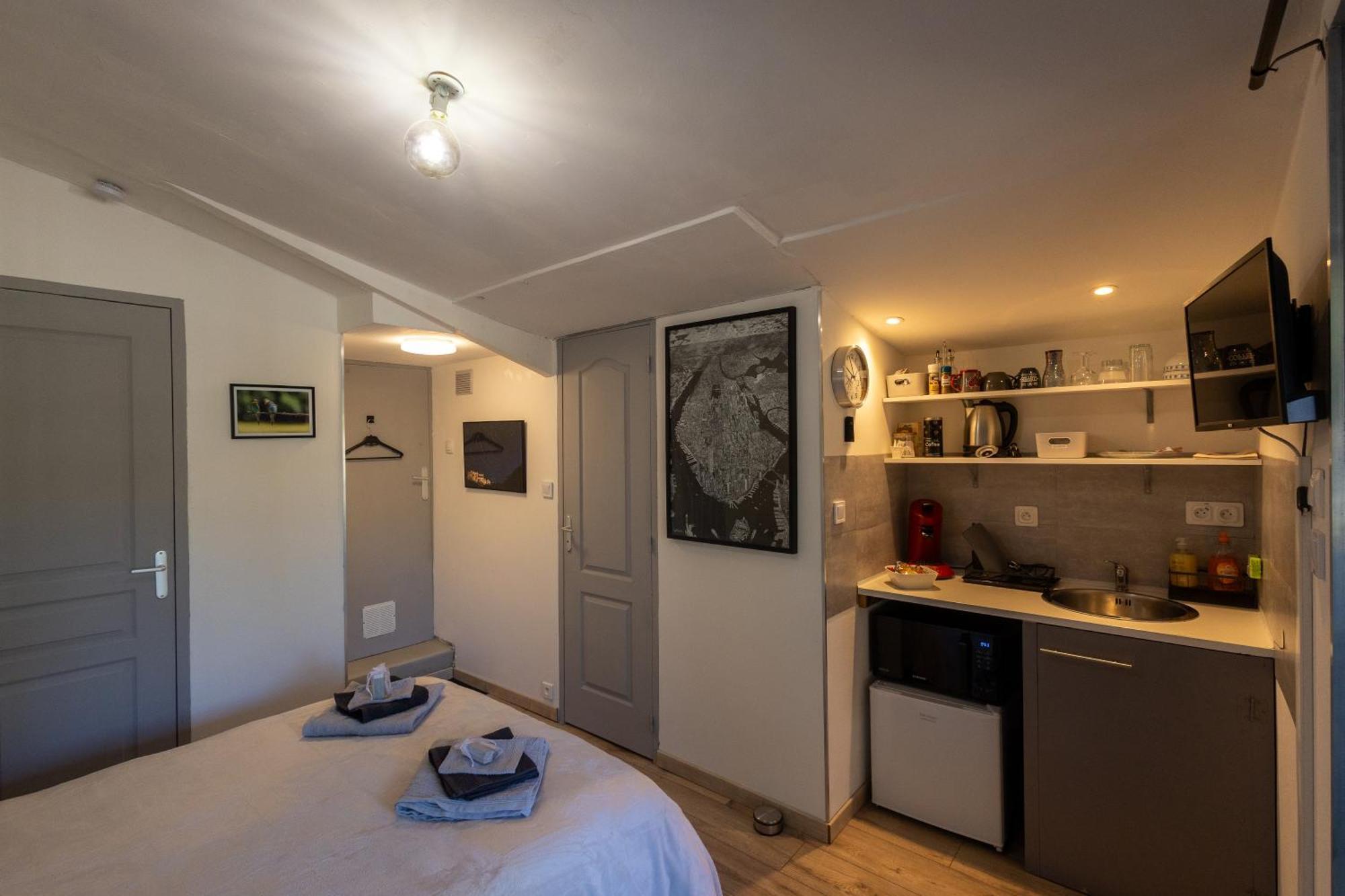 Studio Dans Le Luberon Céreste Dış mekan fotoğraf